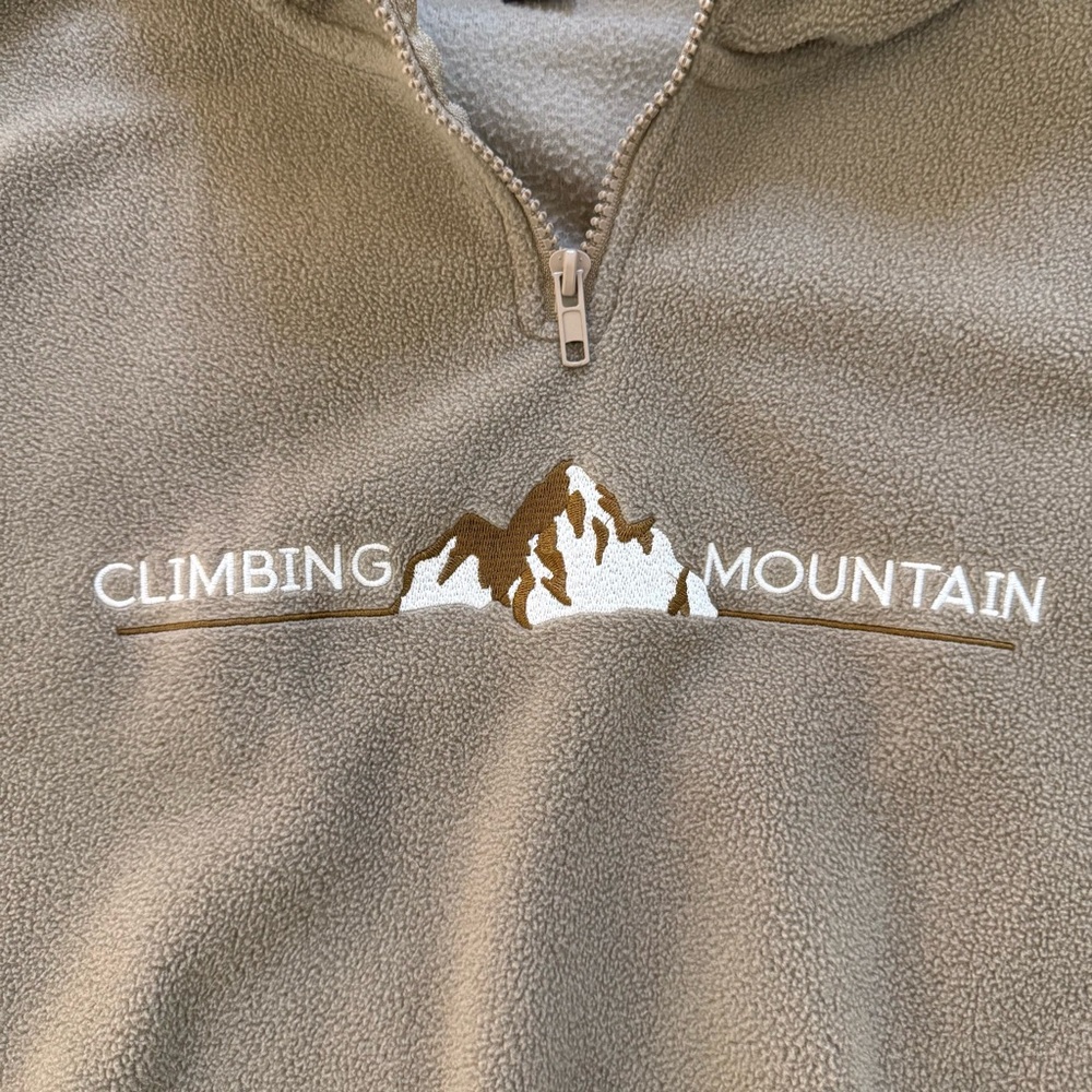 DAZY Climbing Mountain Women's Cozy Brown Fleece Pullover - Picture 7 of 8